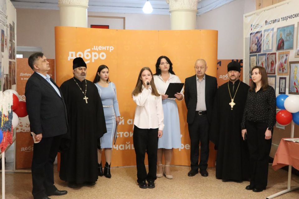 В Стаханове открылась выставка детских рисунков «О доблестях, о храбрости, о славе» В Стаханове открылась выставка детских рисунков «О доблестях, о храбрости, о славе»
