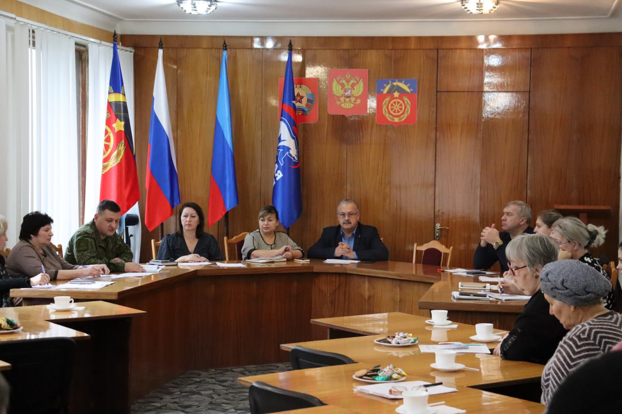 Сергей Саенко: Вместе с коллегами встретился с членами семей погибших участников Специальной военной операции, чтобы выслушать каждого из них и максимально помочь в решении возникающих проблем