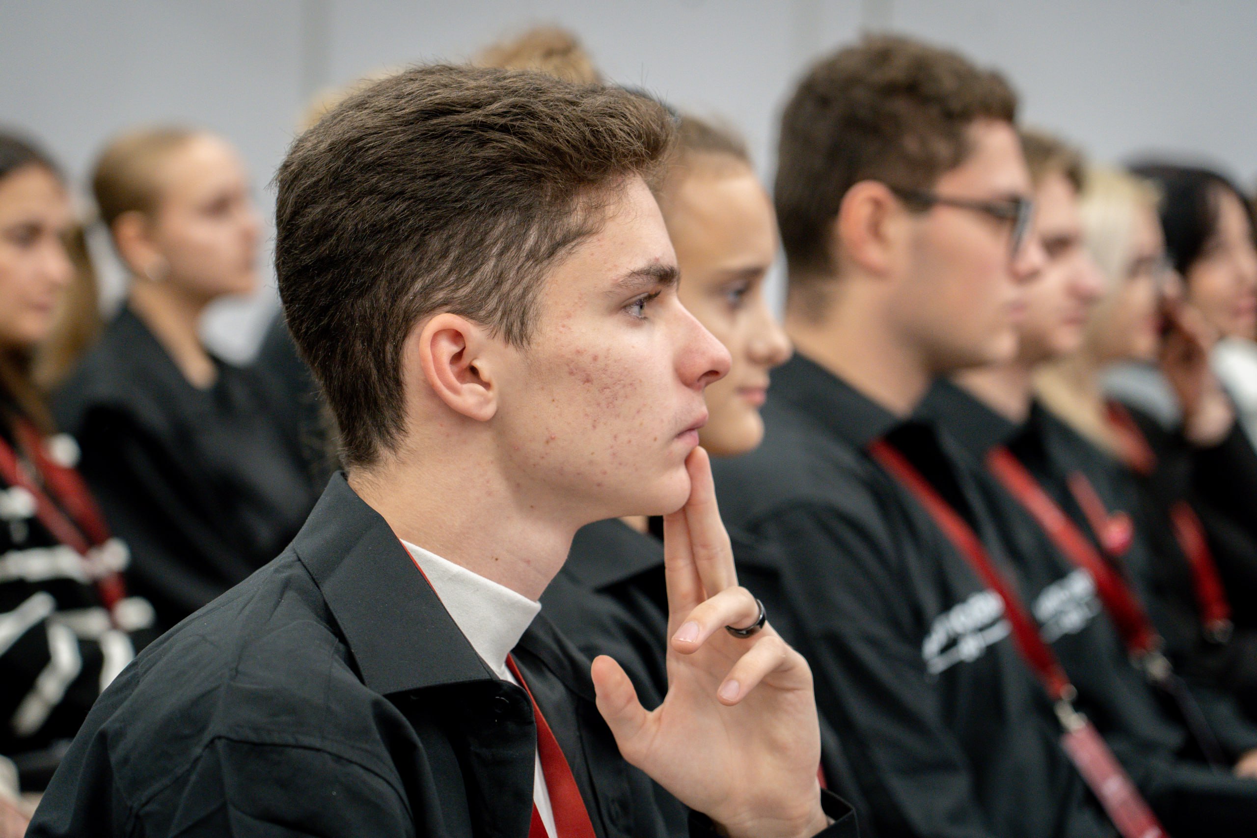 Работаем не для ВСЕХ, а для КАЖДОГО Работаем не для ВСЕХ, а для КАЖДОГО