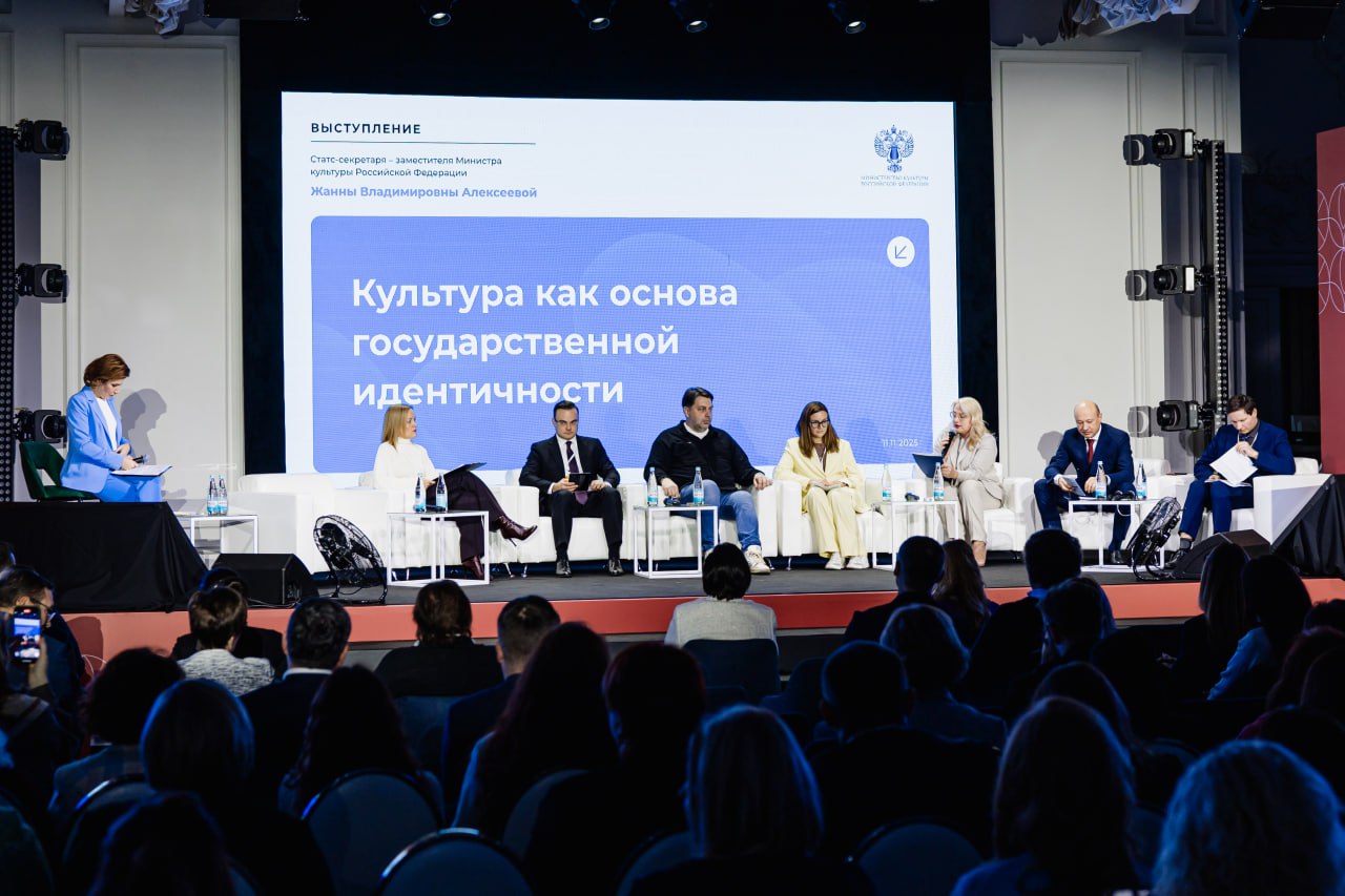 Дарья Лантратова: Если крикнет рать святая:. «Кинь ты Русь, живи в раю!» Дарья Лантратова: Если крикнет рать святая:. «Кинь ты Русь, живи в раю!»