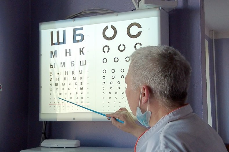 Офтальмолог из Красноярского края осмотрела двух свердловских детей Офтальмолог из Красноярского края осмотрела двух свердловских детей