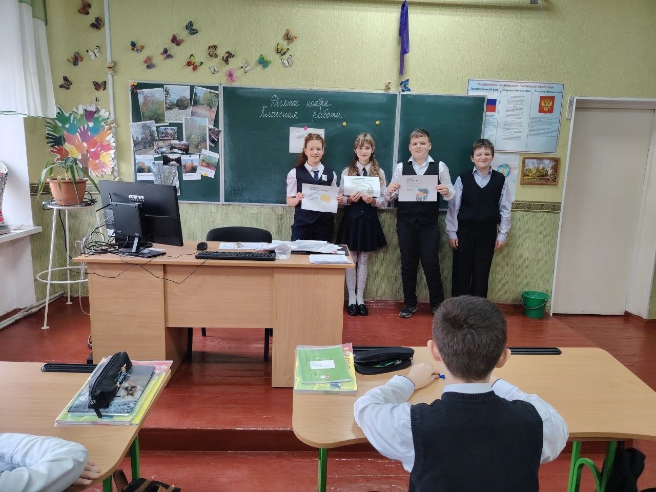 Социальным педагогом Брянковской специализированной школы №1 проведена профилактическая беседа "Безопасность в сети Интернет" с целью информирования обучающих о правилах ответственного и безопасного пользования услугам... Социальным педагогом Брянковской специализированной школы №1 проведена профилактическая беседа "Безопасность в сети Интернет" с целью информирования обучающих о правилах ответственного и безопасного пользования услугам...