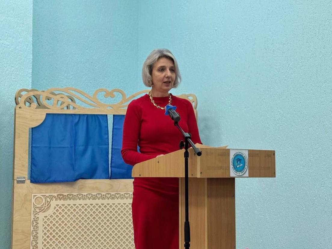 Наука всему голова. Более 60 девятиклассников Луганского экономико-правового лицея вступили в ряды научного общества «Поиск» Наука всему голова. Более 60 девятиклассников Луганского экономико-правового лицея вступили в ряды научного общества «Поиск»