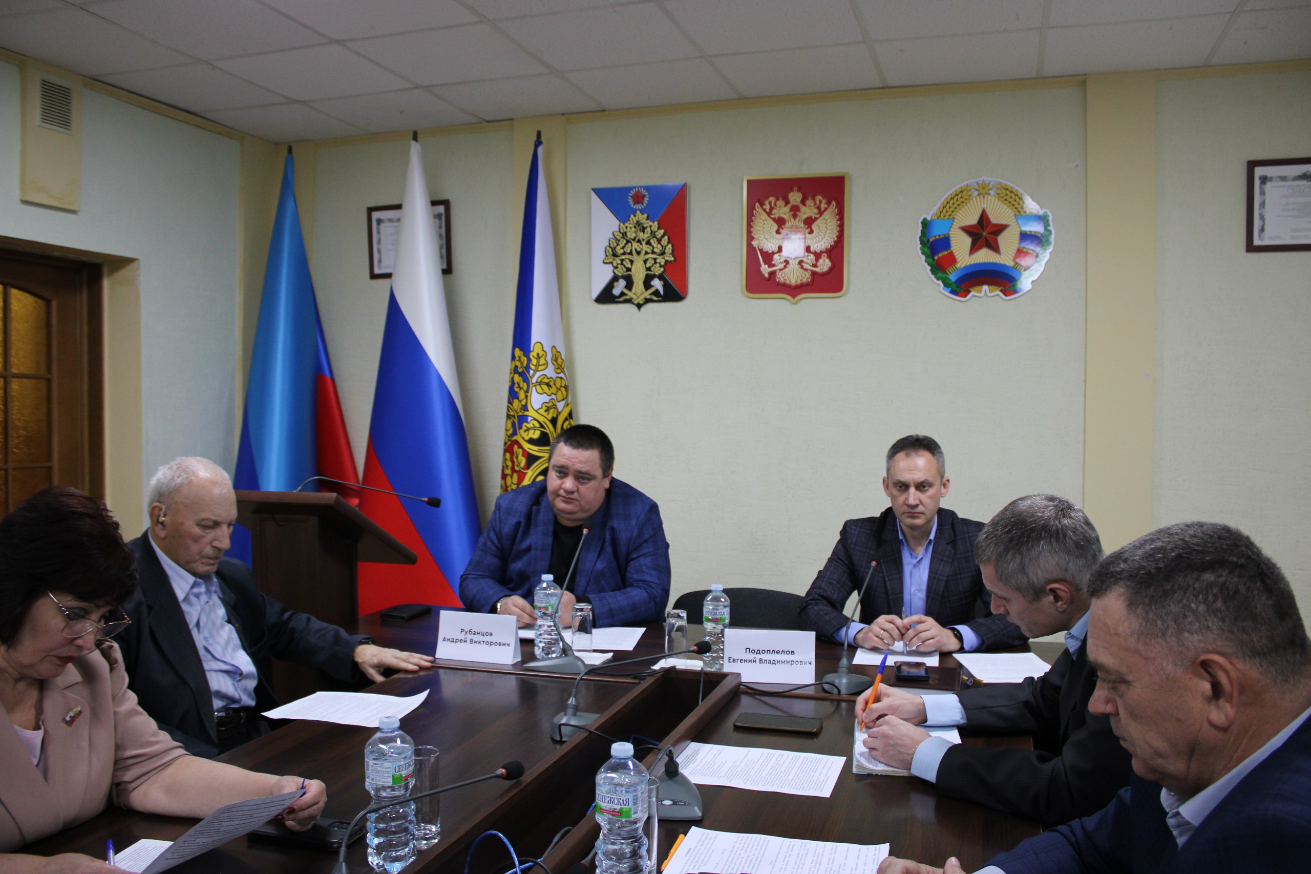 Ровеньки: Взгляд в будущее – заседание в формате "депутатского часа"