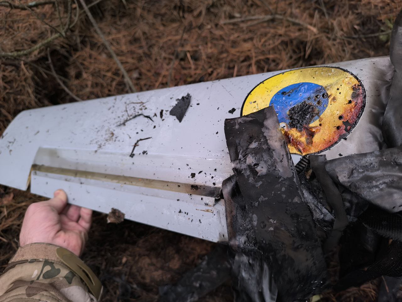 Дмитрий Зименкин: А вот этот летел не по российским НПЗ (его дальность немногим больше 100 км), а по ближайшим военным целям (чаще армейская техника) в ЛНР