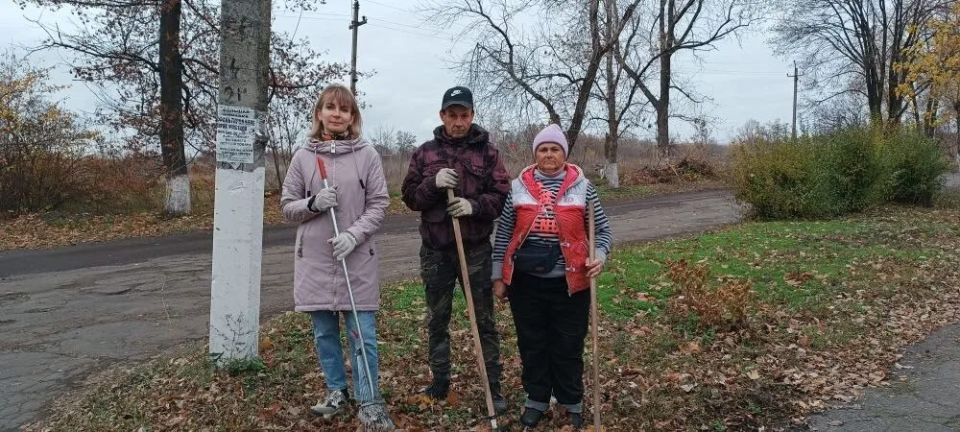 В пгт Дубовский состоялся общепоселковый субботник, в котором приняли участие сотрудники отдела по делам территорий Администрации Антрацитовского муниципального округа, ДК пгт Дубовский, участка Дубовский, трудовой коллектив... В пгт Дубовский состоялся общепоселковый субботник, в котором приняли участие сотрудники отдела по делам территорий Администрации Антрацитовского муниципального округа, ДК пгт Дубовский, участка Дубовский, трудовой коллектив...