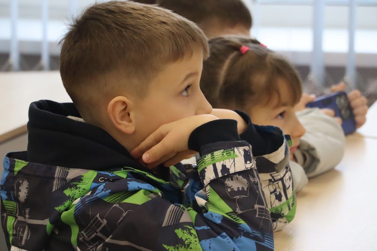 Волонтры из Великого Новгорода провели мастер-классы для детей и взрослых в Северодонецке Волонтры из Великого Новгорода провели мастер-классы для детей и взрослых в Северодонецке