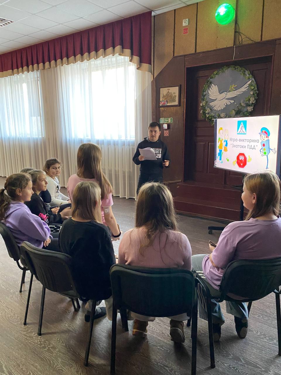 В Доме культуры Александровска прошла викторина для школьников по безопасности движения В Доме культуры Александровска прошла викторина для школьников по безопасности движения