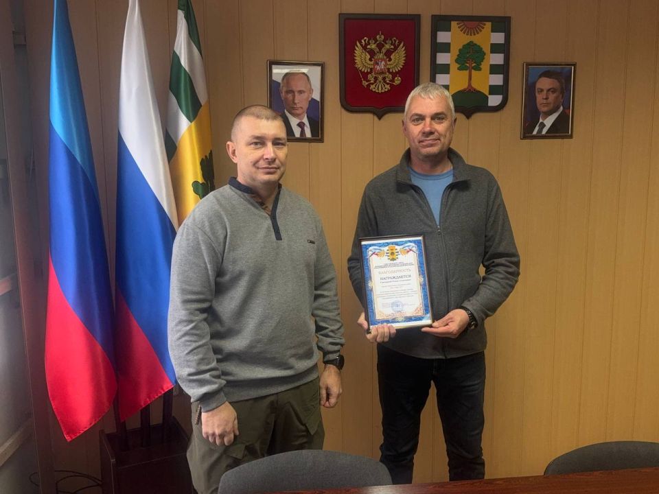 Евгений Шаталин: Выразил благодарность за помощь в восстановлении города строительным организациям и вручил благодарственные письма Евгений Шаталин: Выразил благодарность за помощь в восстановлении города строительным организациям и вручил благодарственные письма
