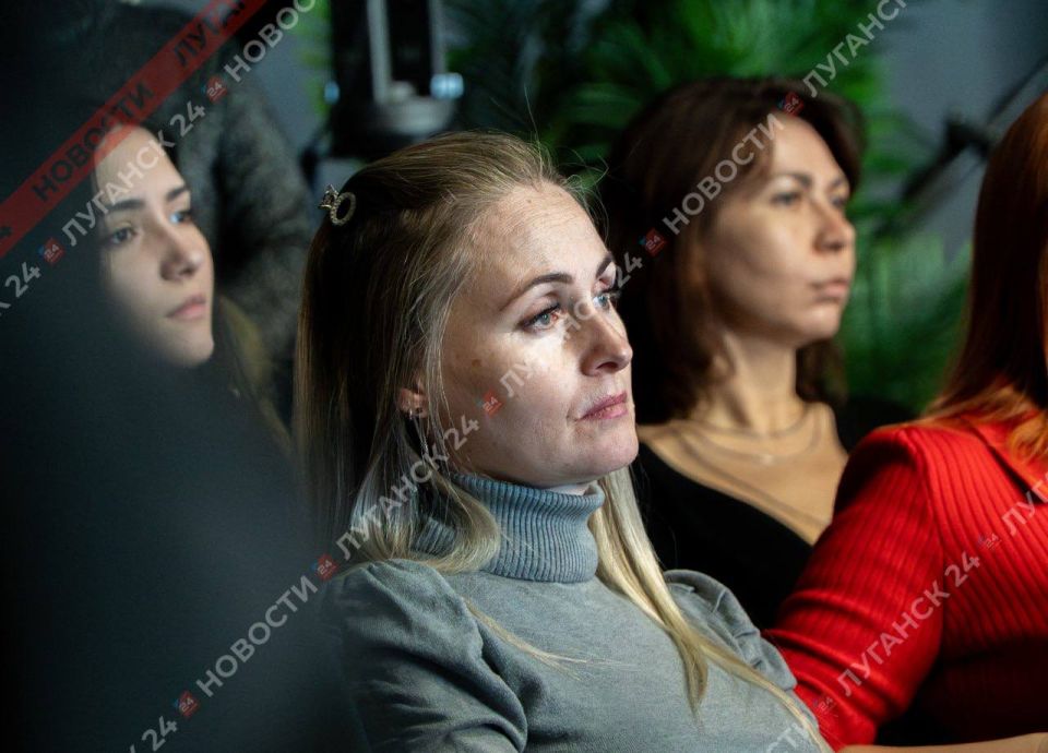 Сотрудники ГТРК ЛНР приняли участие во Всероссийской просветительской Эстафете «Мои финансы» Сотрудники ГТРК ЛНР приняли участие во Всероссийской просветительской Эстафете «Мои финансы»
