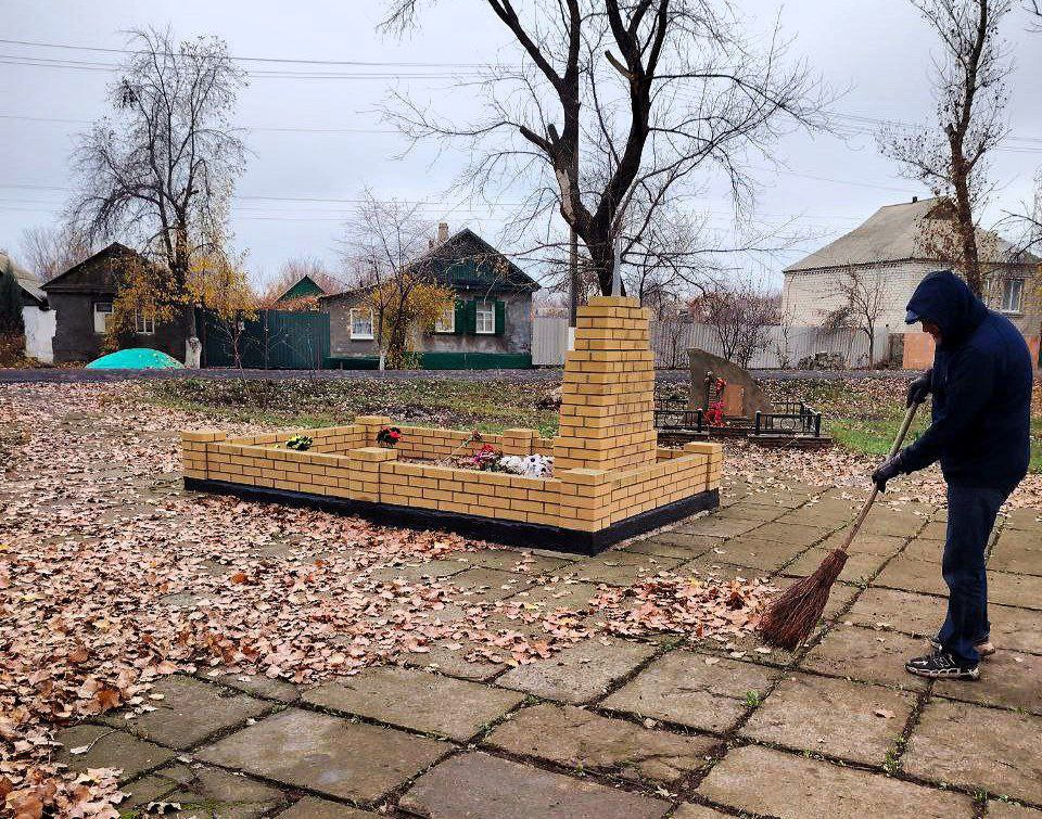 На территории населенных пунктов Антрацитовского муниципального округа регулярно проводится масштабная работа по улучшению комфортной среды На территории населенных пунктов Антрацитовского муниципального округа регулярно проводится масштабная работа по улучшению комфортной среды