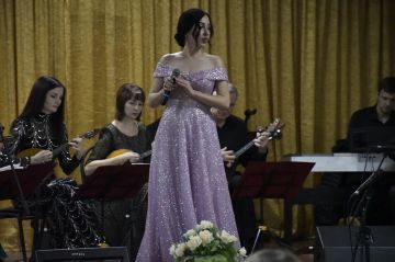 В Детской школе искусств №4 города Стаханова состоялся творческий вечер с участием артистов Луганской академической филармонии