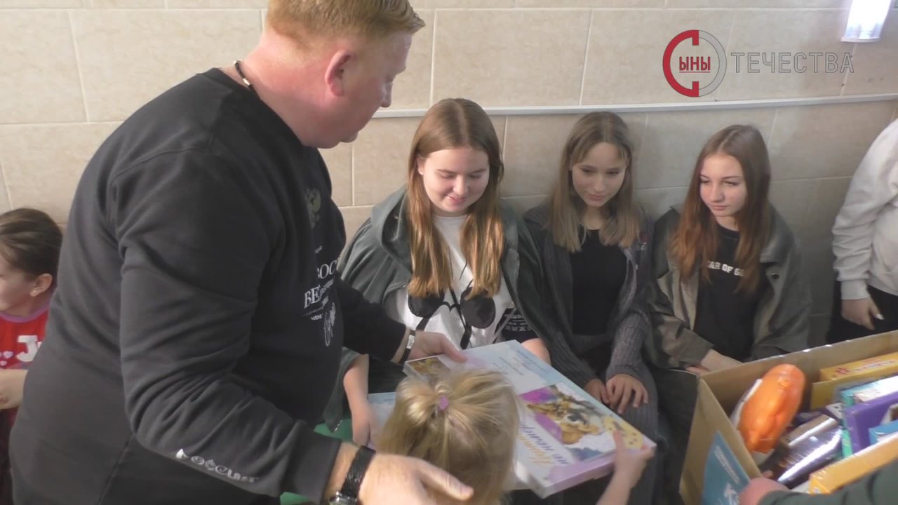 Акция «Коробка храбрости» для маленьких пациентов стартовала в Луганске при поддержке «Единой России»