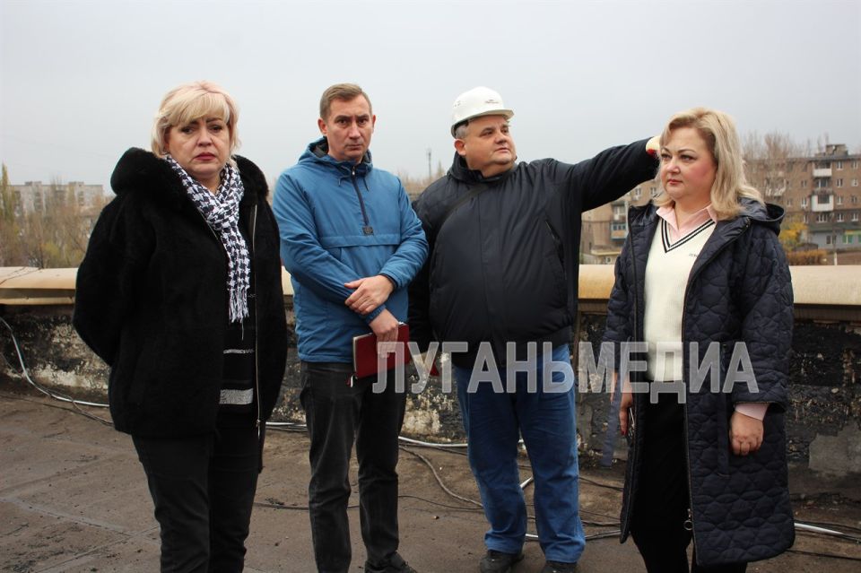 В Алчевске продолжаются работы по ремонту Дворца культуры металлургов В Алчевске продолжаются работы по ремонту Дворца культуры металлургов
