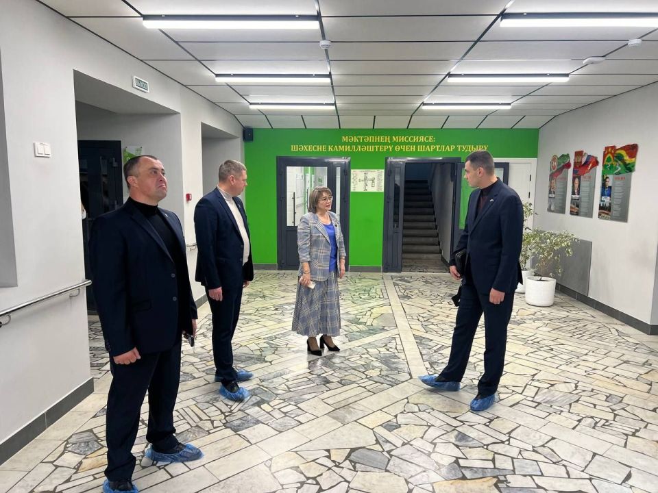 Посетили город Апастово РеспубликиТатарстан совместно с Санкин Владимир Владимировичем – депутатом Народного Совета ЛНР, закрепленного за г. Лисичанск и Околелов Алексеем Юрьевичем – депутатом Народного Совета ЛНР... Посетили город Апастово РеспубликиТатарстан совместно с Санкин Владимир Владимировичем – депутатом Народного Совета ЛНР, закрепленного за г. Лисичанск и Околелов Алексеем Юрьевичем – депутатом Народного Совета ЛНР...
