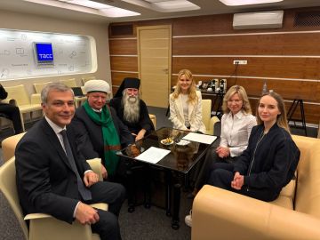 Дарья Лантратова: Начали пресс-конференцию, посвященную запуску второго потока Школы поддержки жен и матерей участников СВО «Жизнь после Победы»