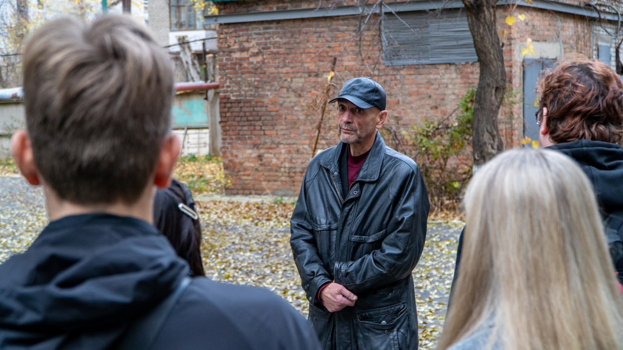 ГТРК ЛНР продолжает профориентационную работу и знакомит будущих журналистов с «внутренней кухней» телевидения и радио