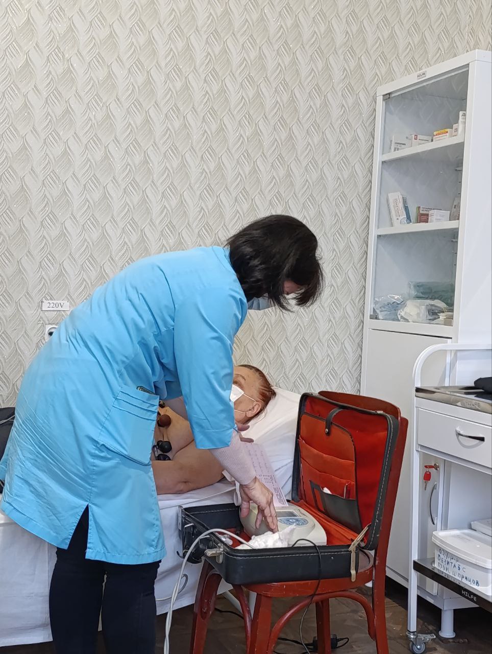 Мобильная медицина в действии: врачи Марковской ЦРМБ оказали помощь жителям села Сычевка Мобильная медицина в действии: врачи Марковской ЦРМБ оказали помощь жителям села Сычевка