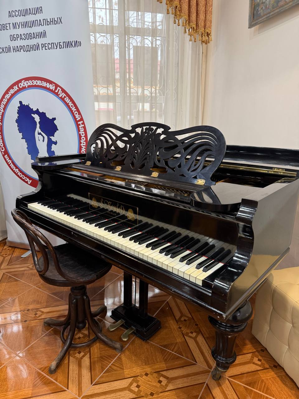 В Луганске почтили память Михаила Матусовского: встреча с молодежью ЛДПР в Музее истории и памяти В Луганске почтили память Михаила Матусовского: встреча с молодежью ЛДПР в Музее истории и памяти