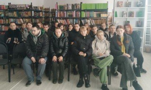 В Кировской центральной городской библиотеке состоялся исторический час «Хроники Северного морского пути»