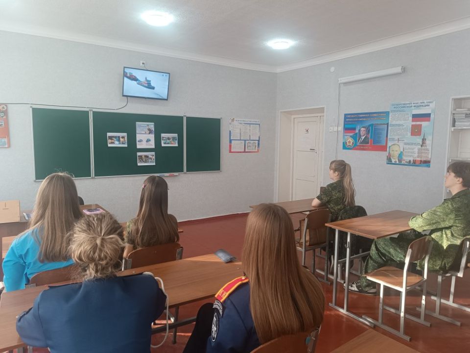 Сегодня в Ясеновской школе № 2 им. Д.В.Лазутина прошло практико-ориентированное занятие в рамках курса внеурочной деятельности «Россия-мои горизонты» Сегодня в Ясеновской школе № 2 им. Д.В.Лазутина прошло практико-ориентированное занятие в рамках курса внеурочной деятельности «Россия-мои горизонты»