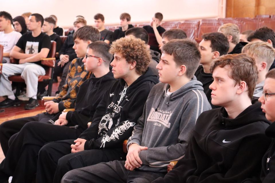 В колледже им. Петрова говорили о ВИЧ и защите здоровья В колледже им. Петрова говорили о ВИЧ и защите здоровья