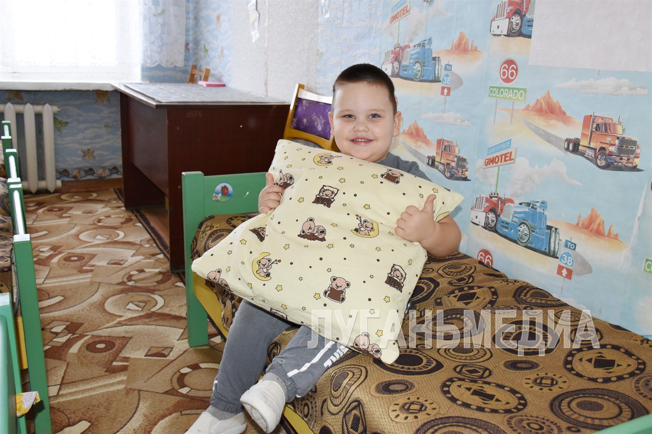 Детские сады Красного Луча получили новый мягкий инвентарь Детские сады Красного Луча получили новый мягкий инвентарь