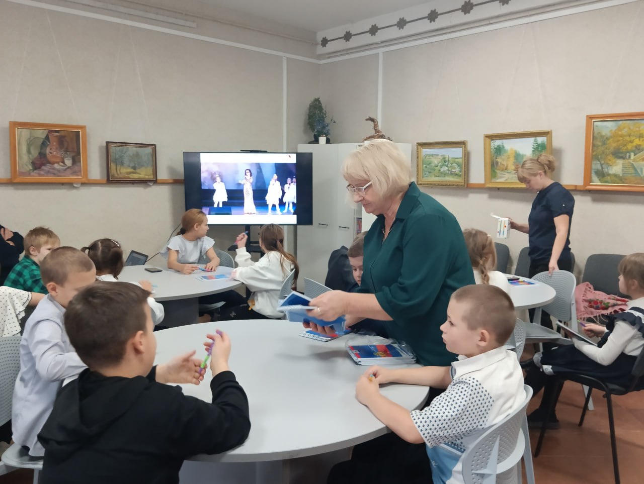 В Кировском историко-художественном музее состоялось мероприятие, посвящённое Международному дню слепых В Кировском историко-художественном музее состоялось мероприятие, посвящённое Международному дню слепых