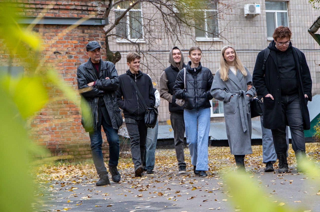 ГТРК ЛНР продолжает профориентационную работу и знакомит будущих журналистов с «внутренней кухней» телевидения и радио ГТРК ЛНР продолжает профориентационную работу и знакомит будущих журналистов с «внутренней кухней» телевидения и радио