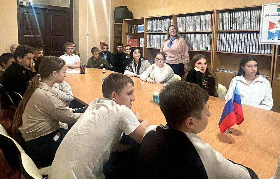 В преддверии Всемирного дня переработки мусора на базе ТО ГКУ «РЦЗН ЛНР» в Беловодском районе в рамках партийного проекта «Моя карьера с Единой Россией» при молодежном клубе «PROF_ориентир» состоялась встреча на тему «Люди и... В преддверии Всемирного дня переработки мусора на базе ТО ГКУ «РЦЗН ЛНР» в Беловодском районе в рамках партийного проекта «Моя карьера с Единой Россией» при молодежном клубе «PROF_ориентир» состоялась встреча на тему «Люди и...