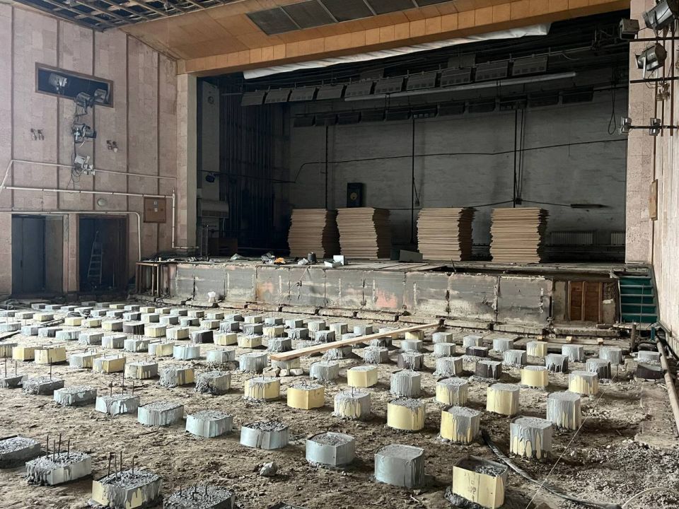 Восстановление Марковского районного дома культуры продолжается Восстановление Марковского районного дома культуры продолжается