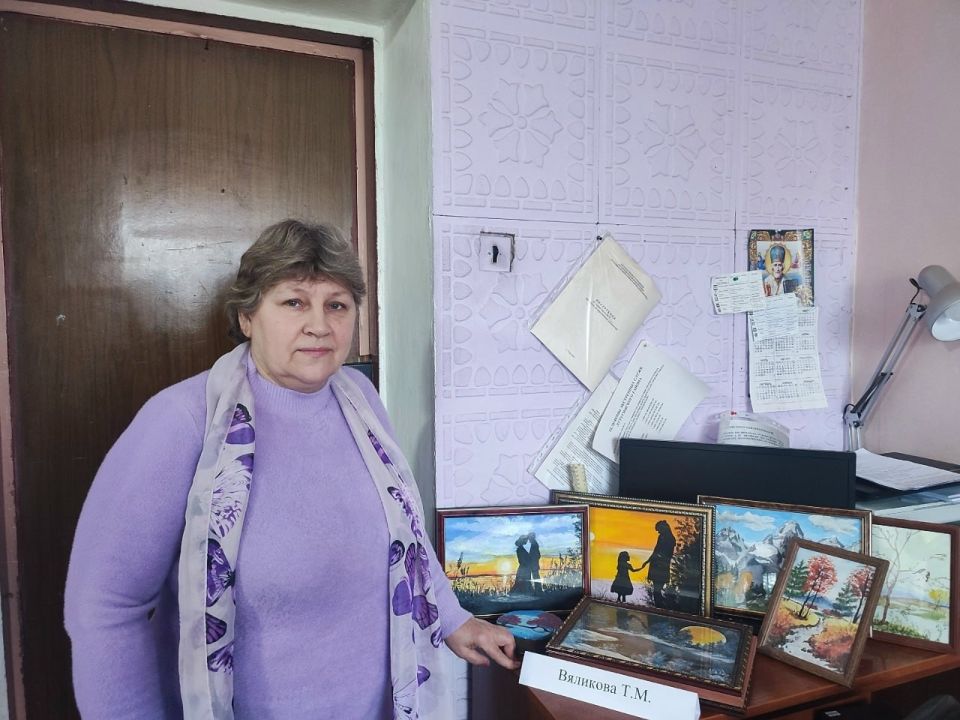 В Лутугинской центральной районной библиотеке состоялся вечер-встреча «Удивительный мир рукоделия», приуроченный к Всемирному дню рукоделия В Лутугинской центральной районной библиотеке состоялся вечер-встреча «Удивительный мир рукоделия», приуроченный к Всемирному дню рукоделия