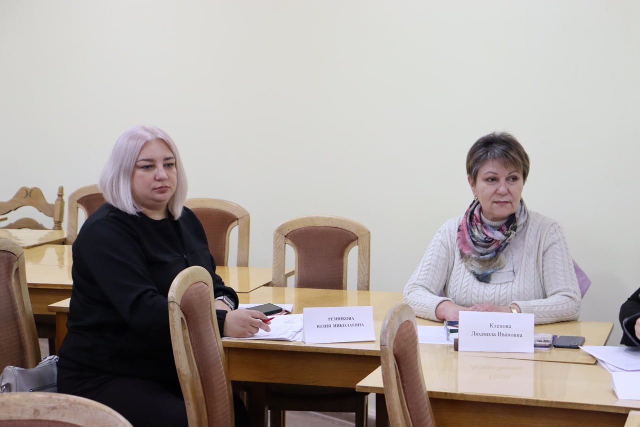 В Стаханове прошло заседание комиссии по делам несовершеннолетних В Стаханове прошло заседание комиссии по делам несовершеннолетних