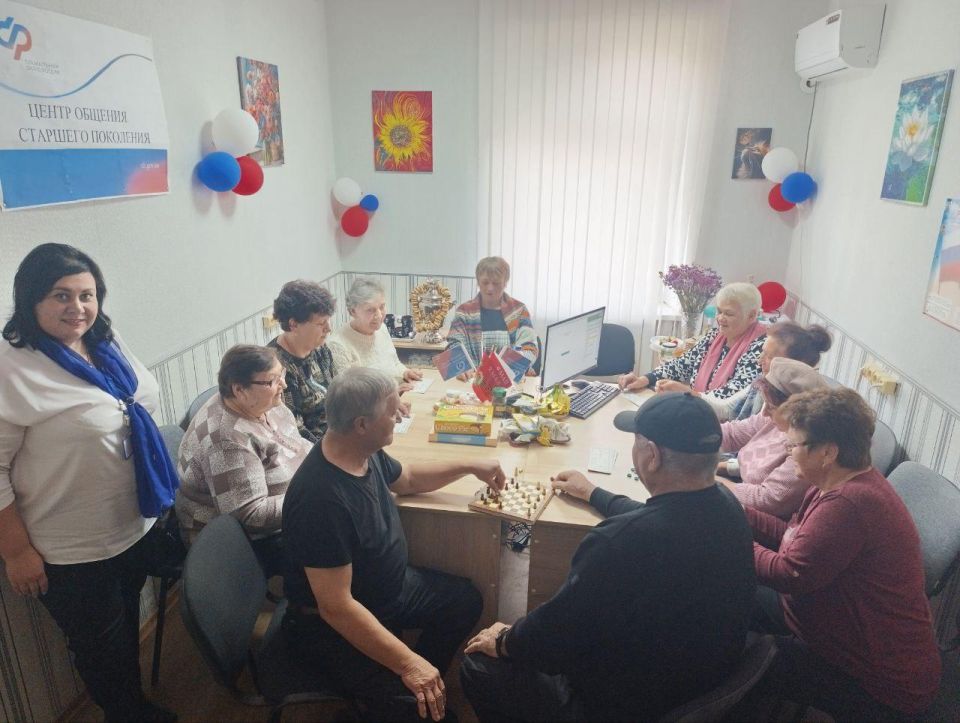 Финансовое спокойствие и хорошее настроение начинается с центров общения старшего поколения Соцфонда России по ЛНР Финансовое спокойствие и хорошее настроение начинается с центров общения старшего поколения Соцфонда России по ЛНР