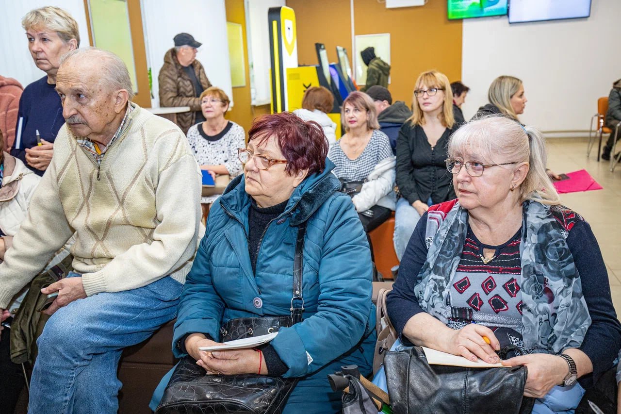 Руководитель Минцифры ЛНР провел занятие по цифровой грамотности Руководитель Минцифры ЛНР провел занятие по цифровой грамотности