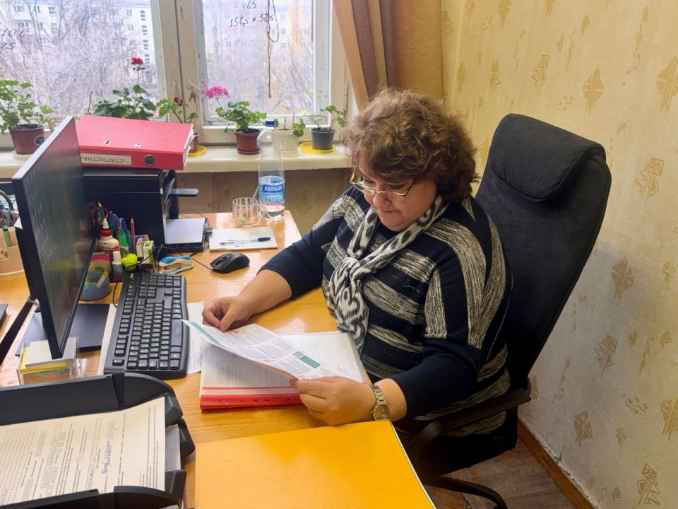 Сотрудники администрации рассказали жителям о VI Просветительской Всероссийской эстафете по финансовой грамотности «Мои финансы» Сотрудники администрации рассказали жителям о VI Просветительской Всероссийской эстафете по финансовой грамотности «Мои финансы»