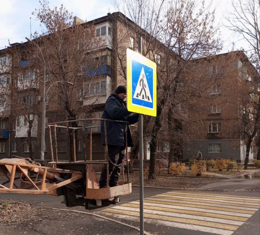 Коммунальные службы проводят работы на территории города Коммунальные службы проводят работы на территории города