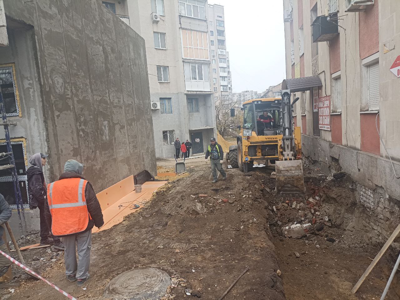 Полным ходом продолжается масштабная реконструкция и ремонт Краснодонского ЗАГСа Полным ходом продолжается масштабная реконструкция и ремонт Краснодонского ЗАГСа