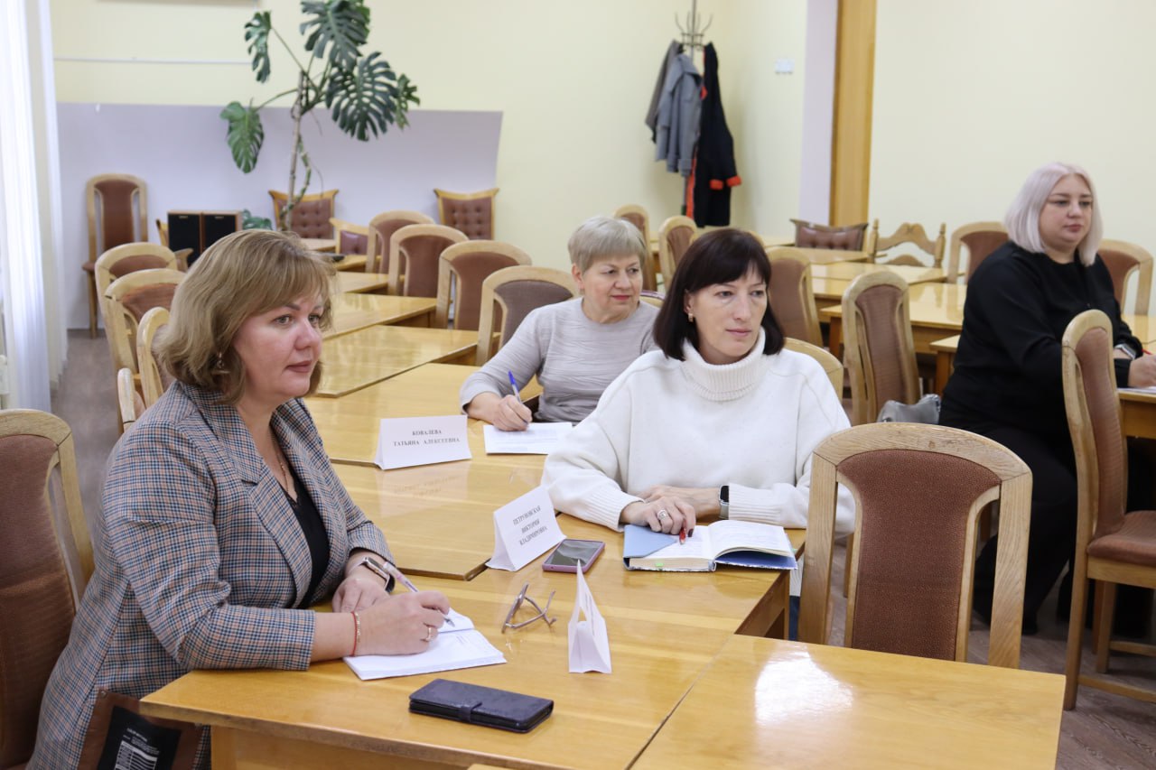 В Стаханове прошло заседание комиссии по делам несовершеннолетних В Стаханове прошло заседание комиссии по делам несовершеннолетних