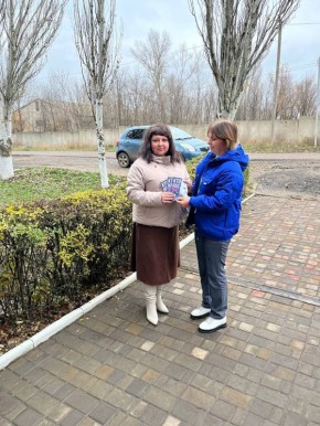 ЛДПР РЯДОМ С КАЖДЫМ. Активисты Марковского местного отделения ЛДПР провели информационную акцию в округе