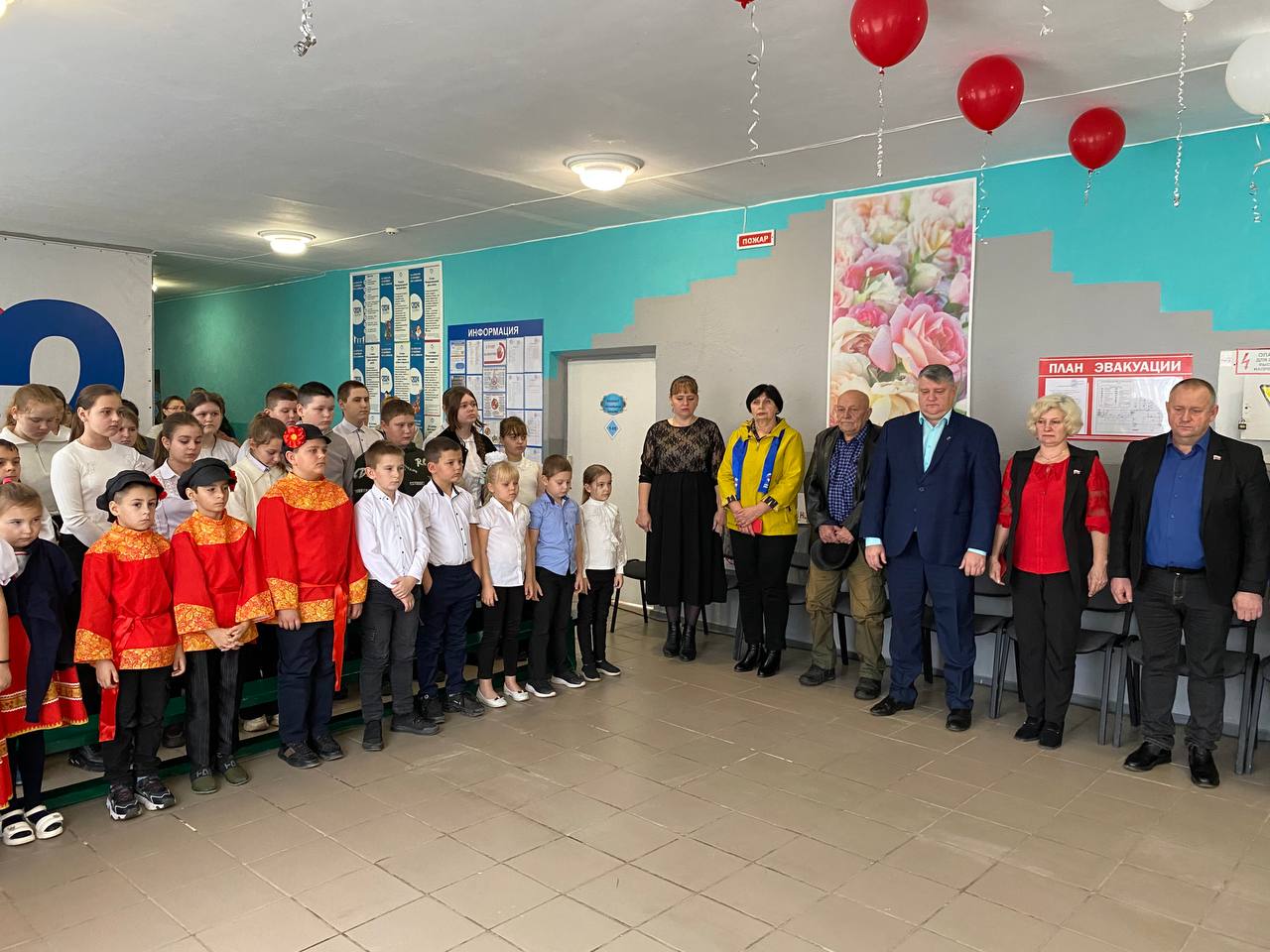 Марина Филиппова: Сегодня в Алексеевской средней школе состоялось открытие двух «Парт Героев» Марина Филиппова: Сегодня в Алексеевской средней школе состоялось открытие двух «Парт Героев»