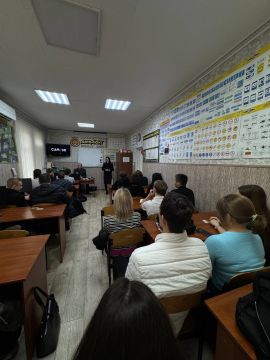 Будущим водителям провели занятия по правилам дорожного движения