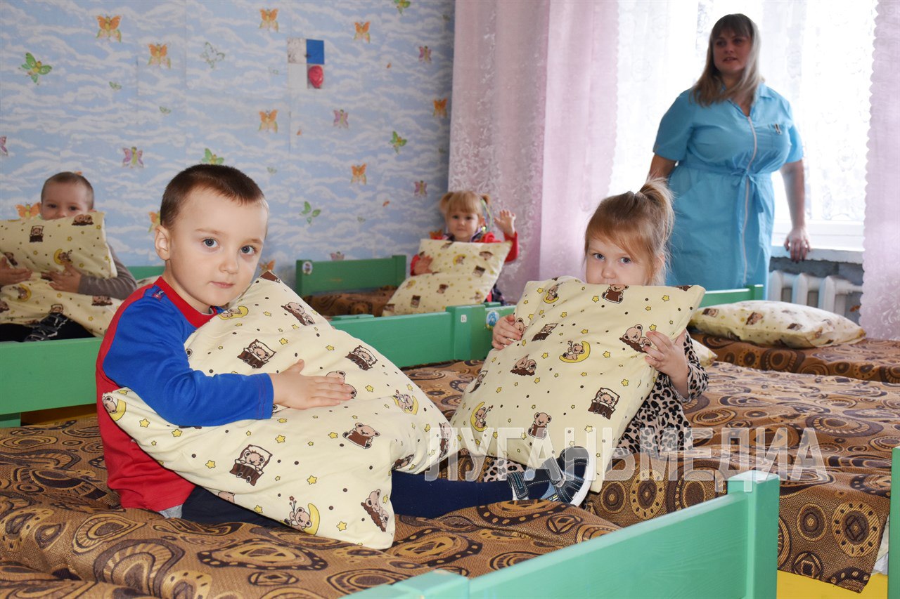 Детские сады Красного Луча получили новый мягкий инвентарь Детские сады Красного Луча получили новый мягкий инвентарь