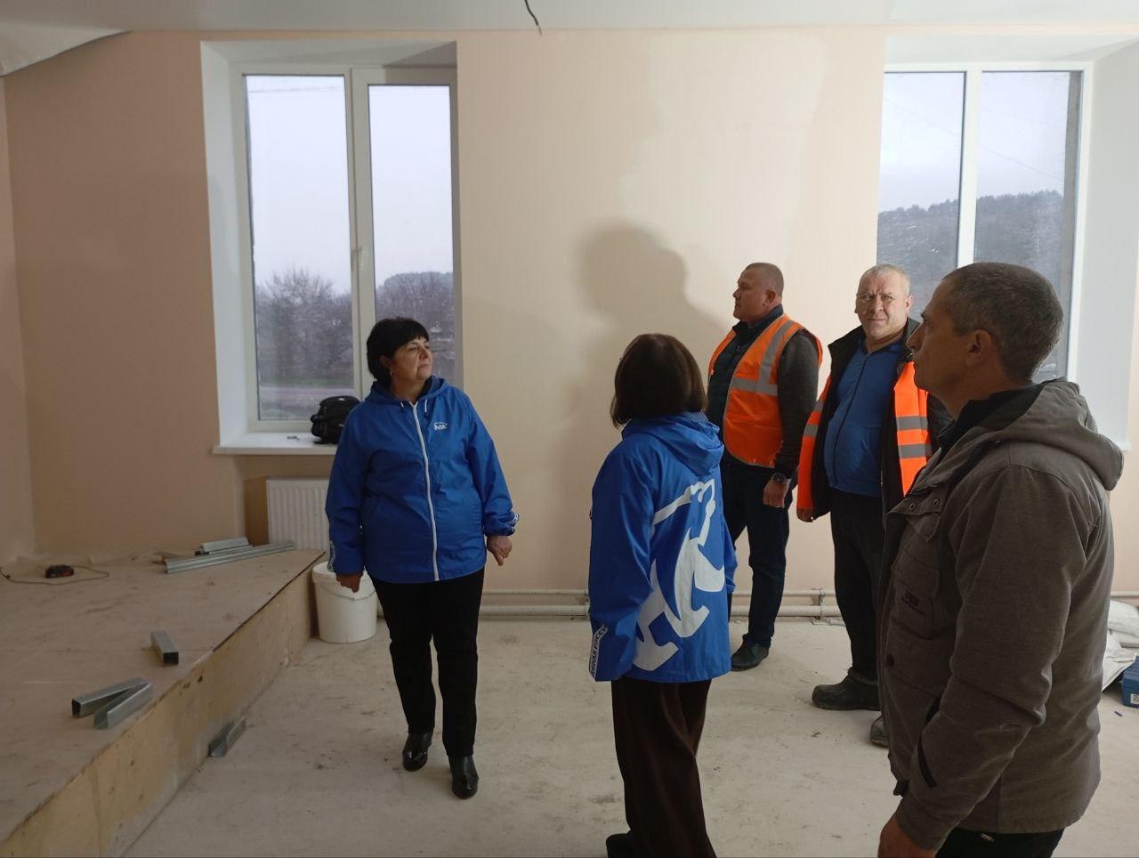 В селе Городище восстанавливают сельский дом культуры, пострадавший от обстрела