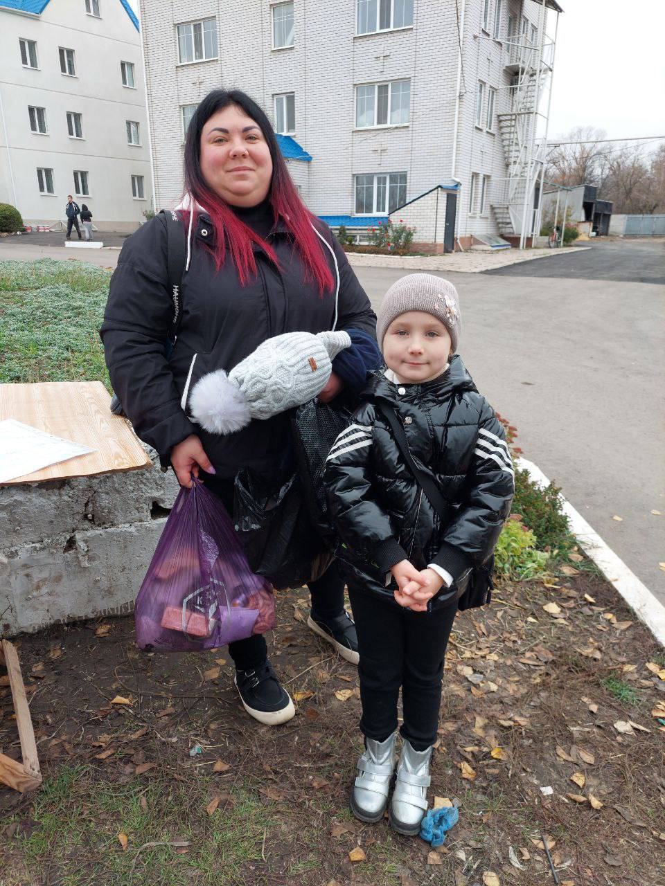 Светлана Гизай: По поручению Председателя Народного Совета Луганской Народной Республики Дениса Мирошниченко вручила благодарственные письма военнослужащим Росгвардии, которые с честью выполняют служебно-боевые задачи в... Светлана Гизай: По поручению Председателя Народного Совета Луганской Народной Республики Дениса Мирошниченко вручила благодарственные письма военнослужащим Росгвардии, которые с честью выполняют служебно-боевые задачи в...