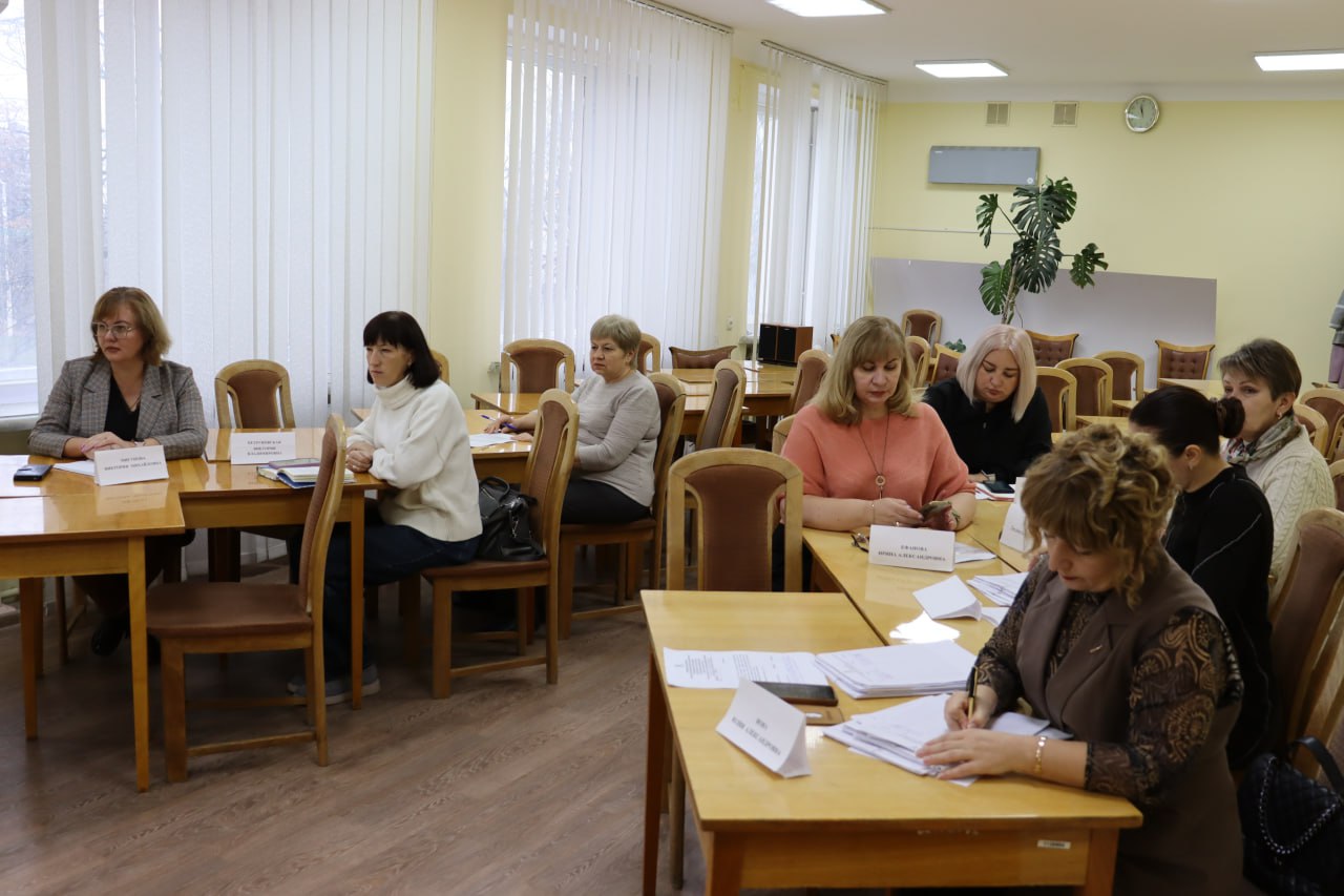 В Стаханове прошло заседание комиссии по делам несовершеннолетних В Стаханове прошло заседание комиссии по делам несовершеннолетних