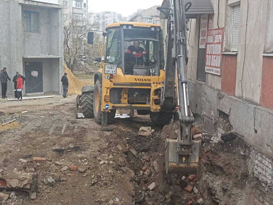 Полным ходом продолжается масштабная реконструкция и ремонт Краснодонского ЗАГСа Полным ходом продолжается масштабная реконструкция и ремонт Краснодонского ЗАГСа