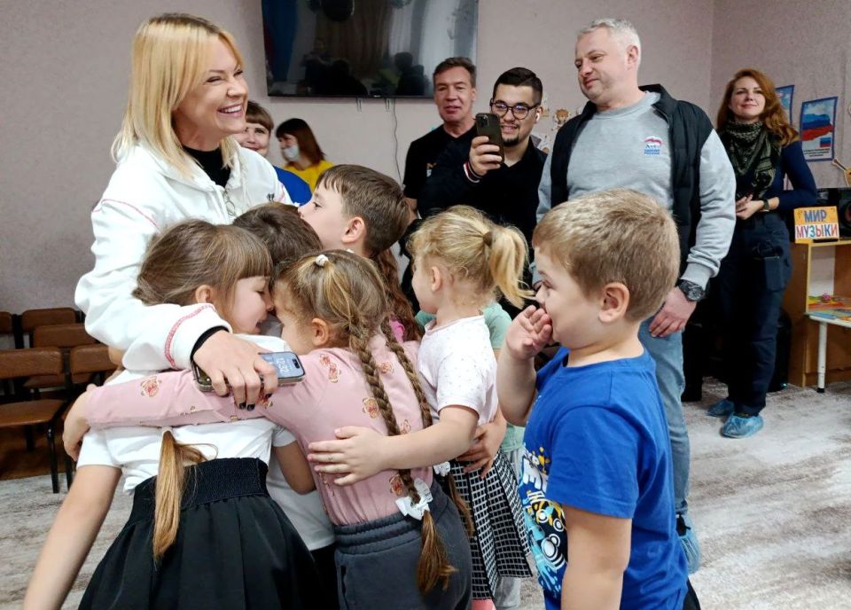 Благотворительная акция «Тележка добра» приехала в Новоайдар Благотворительная акция «Тележка добра» приехала в Новоайдар
