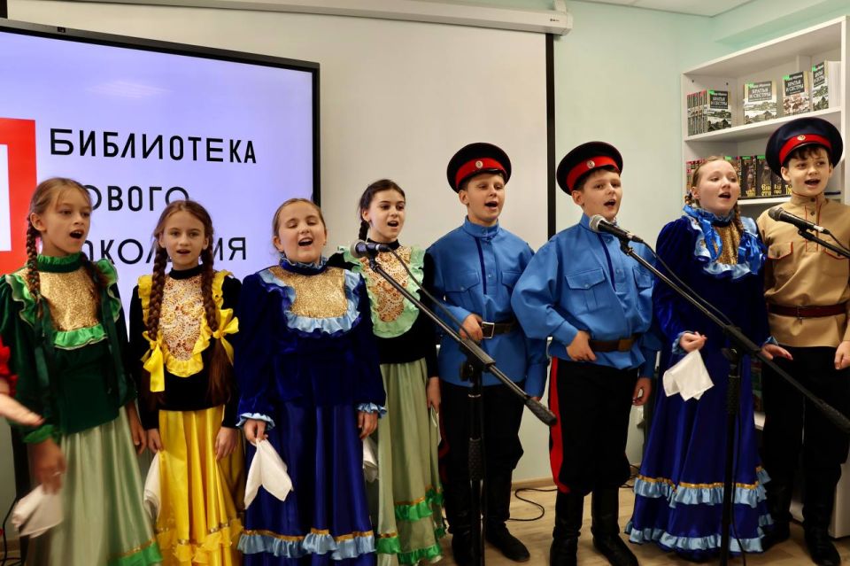 Вместе с Сенатором Российской Федерации от ЛНР Ольгой Бас и Первым заместителем Руководителя Администрации Главы ЛНР Анной Росляковой торжественно открыли модельную библиотеку нового поколения «Казачок» в Станице Луганской Вместе с Сенатором Российской Федерации от ЛНР Ольгой Бас и Первым заместителем Руководителя Администрации Главы ЛНР Анной Росляковой торжественно открыли модельную библиотеку нового поколения «Казачок» в Станице Луганской