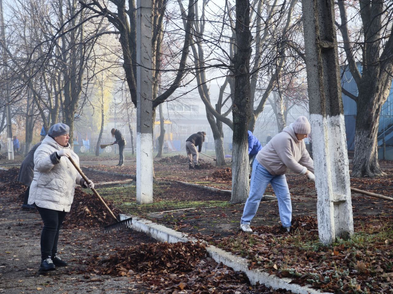 Кировчане приняли участие в городском субботнике по благоустройству территории Кировчане приняли участие в городском субботнике по благоустройству территории